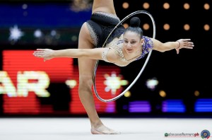 sr q aleskovska alisa lat ph simone ferraro sfa06789 copia